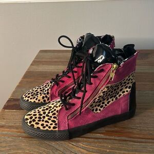 Betsy Johnson the pink nixxxie high top sneakers punk skater cheetah‎